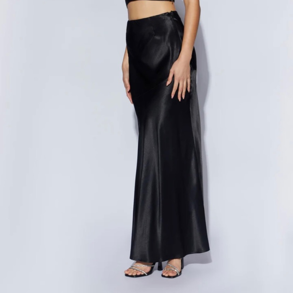 Poppy Satin Maxi Skirt - Black size XXL (12)
